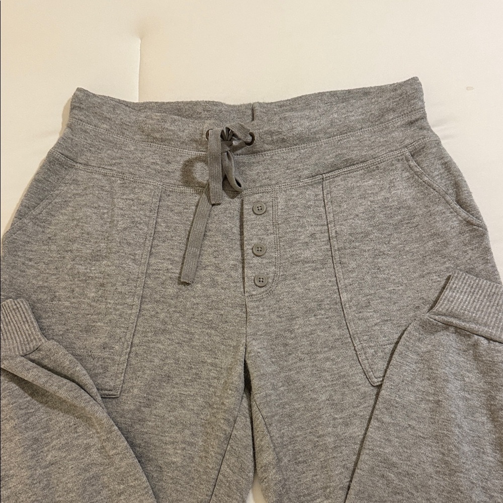 Universal Thread Joggers Matching Set - image 4
